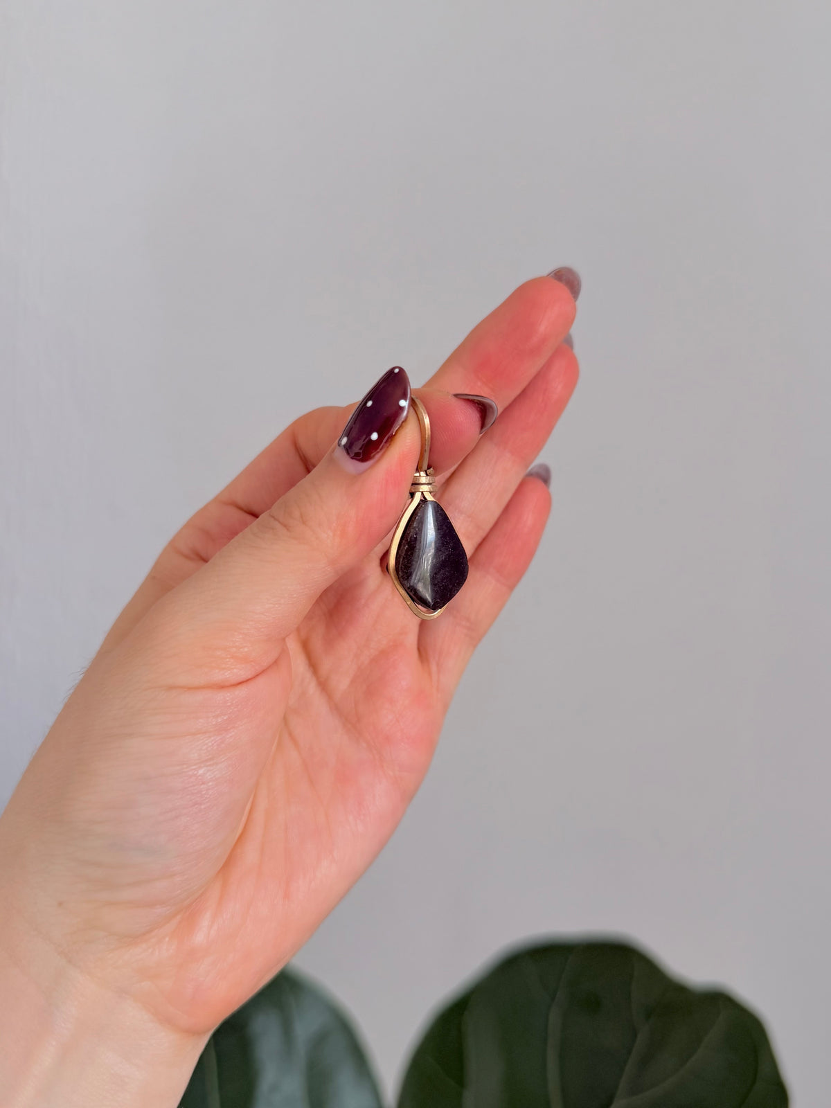 Dije Obsidiana Dorada