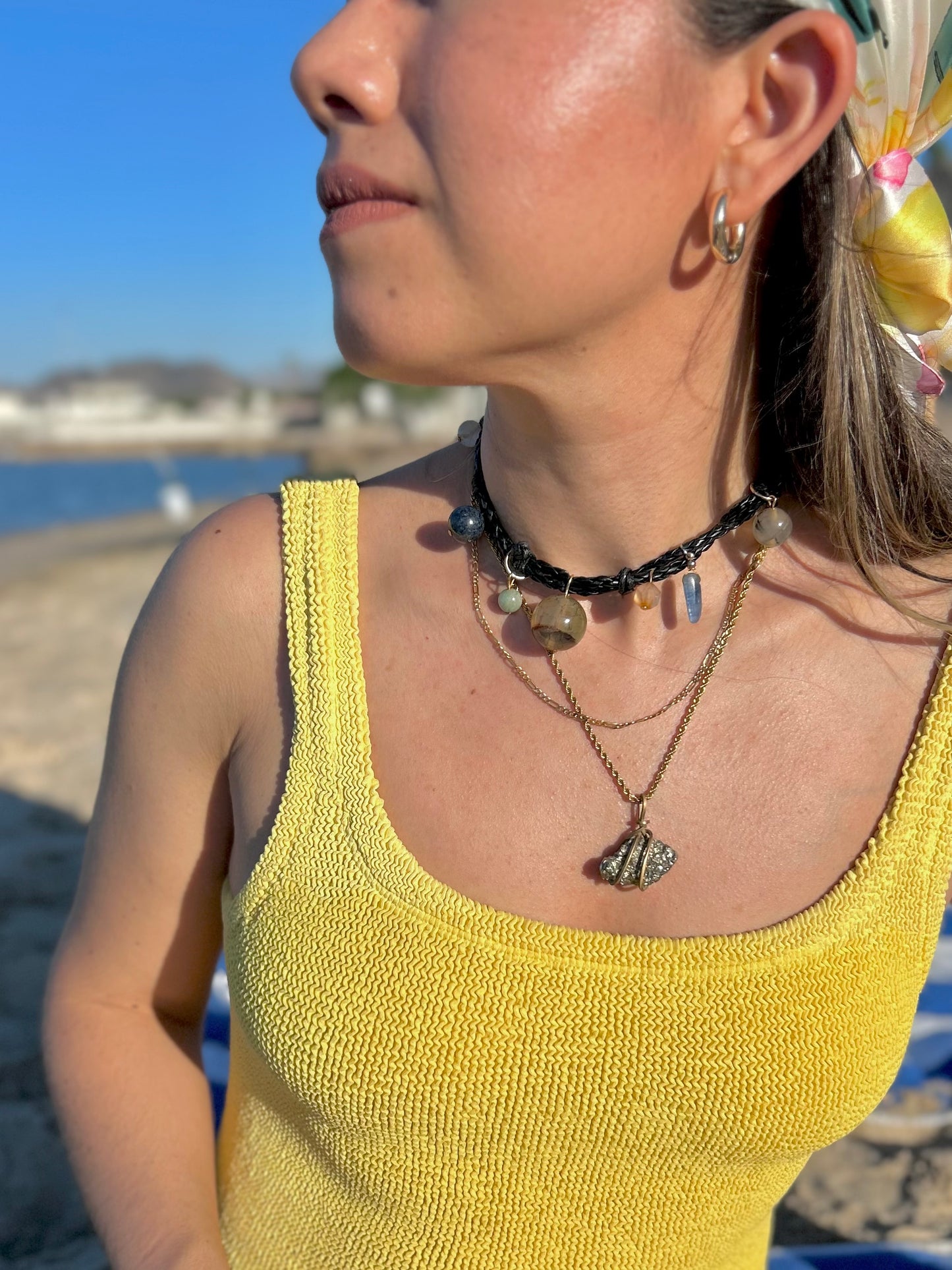 Collar Cosmos en Movimiento