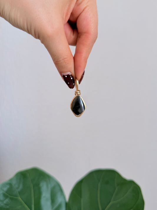 Dije Obsidiana Dorada