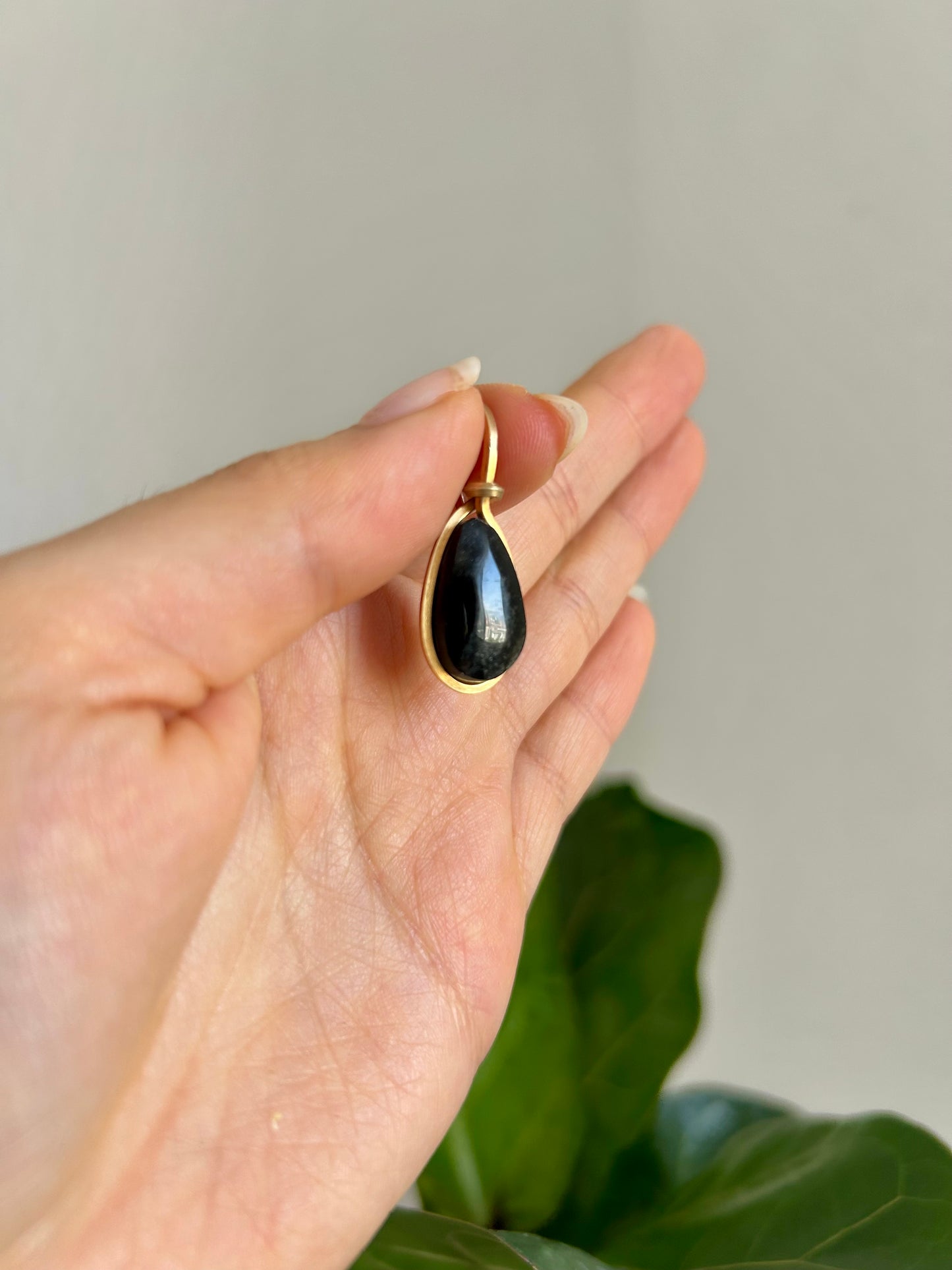 Dije Obsidiana Dorada