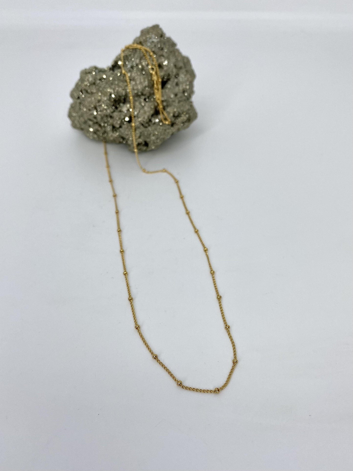 Cadena barbada con bolitas larga - Arua Joyería 